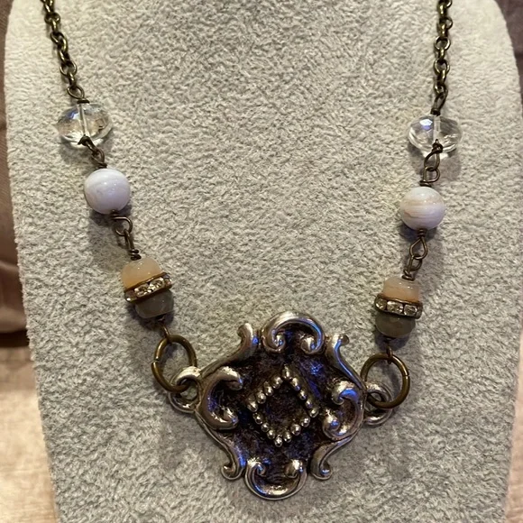 Vintage Medallion Necklace Crystal and Glass beaded rhinestones - Picture 4 of 11